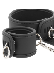 FETISH SUBMISSIVE - COLLAR Y ESPOSAS CUERO VEGANO CON FORRO DE NEOPREN