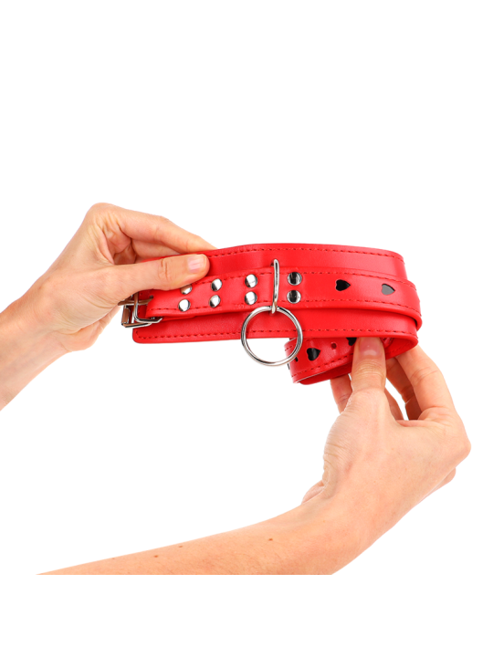 KINK - APPAREILS-POIGNETS ROUGES AVEC INCRUSTATION COEUR NOIR RÉGLABLE