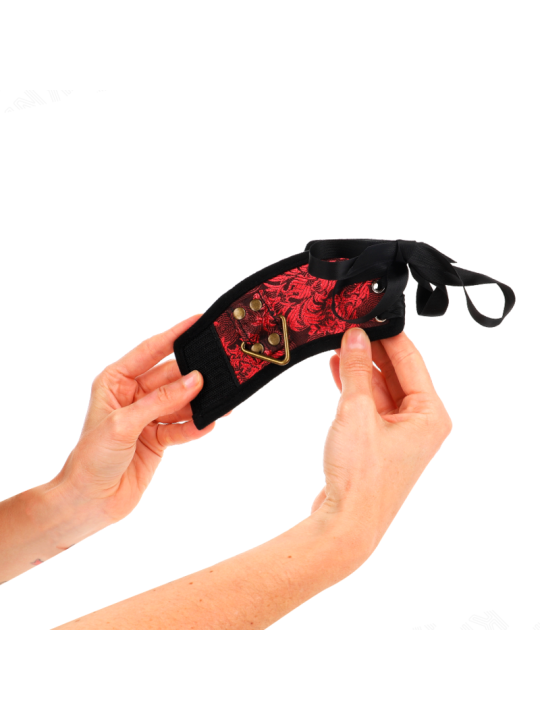 KINK - ROOD-ZWARTE SCANDAL DESIGN POLSBANDJES MET STRIKDETAIL 24,5 CM 
