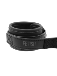FETISH SUBMISSIVE - MENOTTES DOUBLURE NOPRÈNE AVEC POIGNÉE